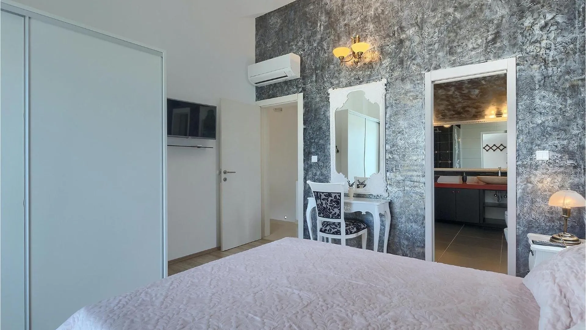Villa Libera Pula 0*,  Croatia